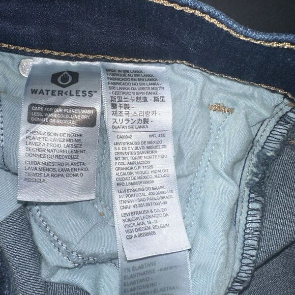 Levi's Women's Blue Jeans - Picture 6 of 7